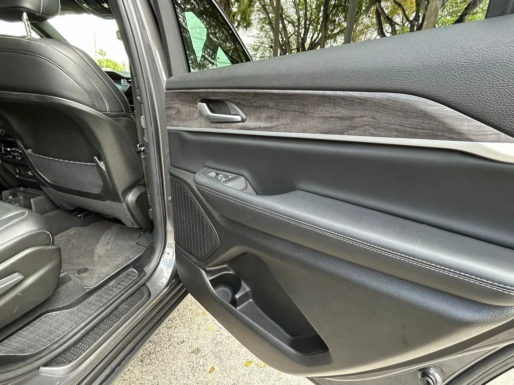 Used 2024 Gray Jeep Limited image 38