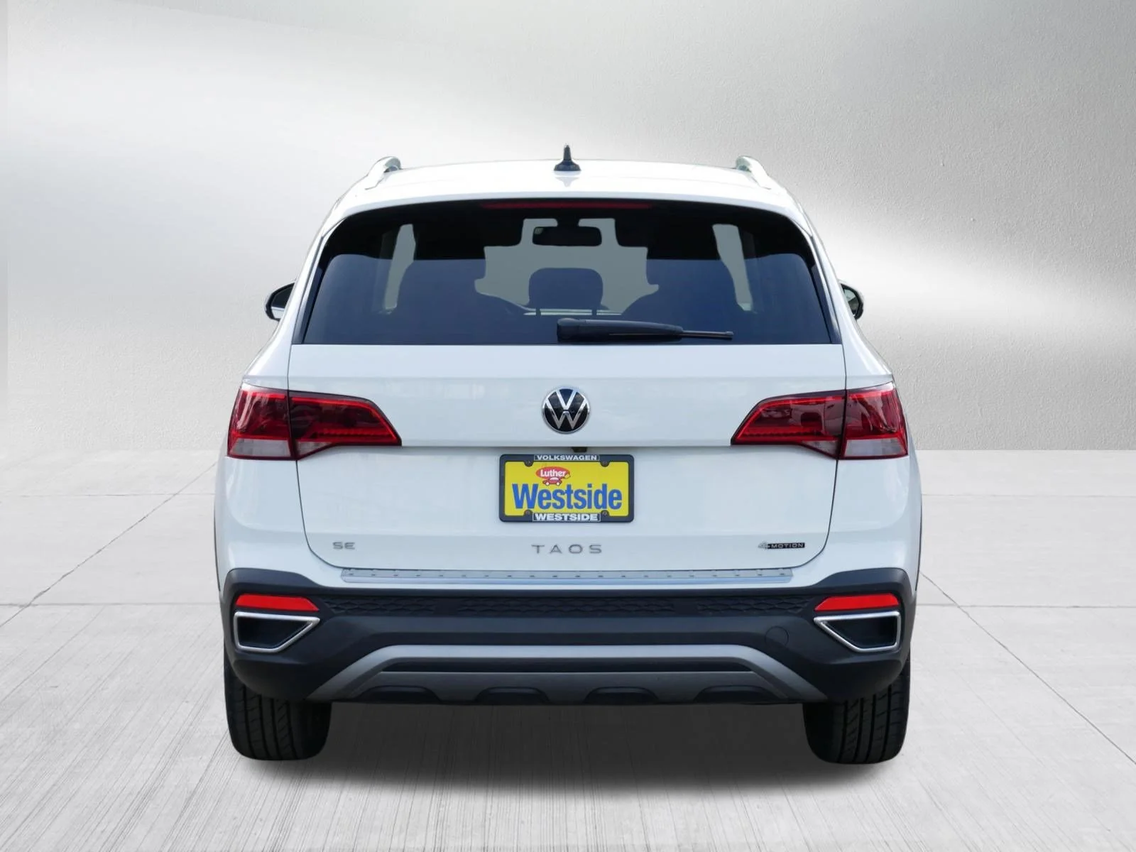 Used 2022 Pure White Volkswagen SE image 6