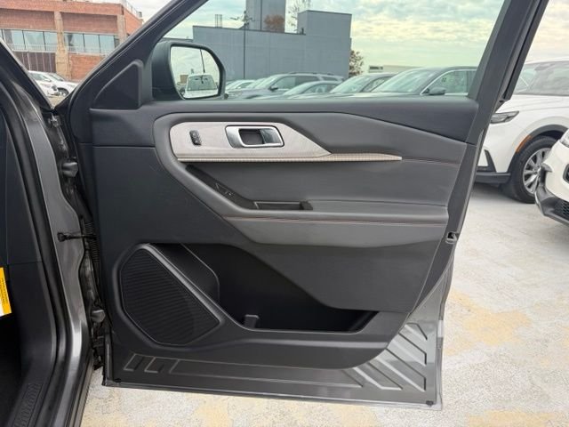 Used 2025 Gray Ford Active image 18