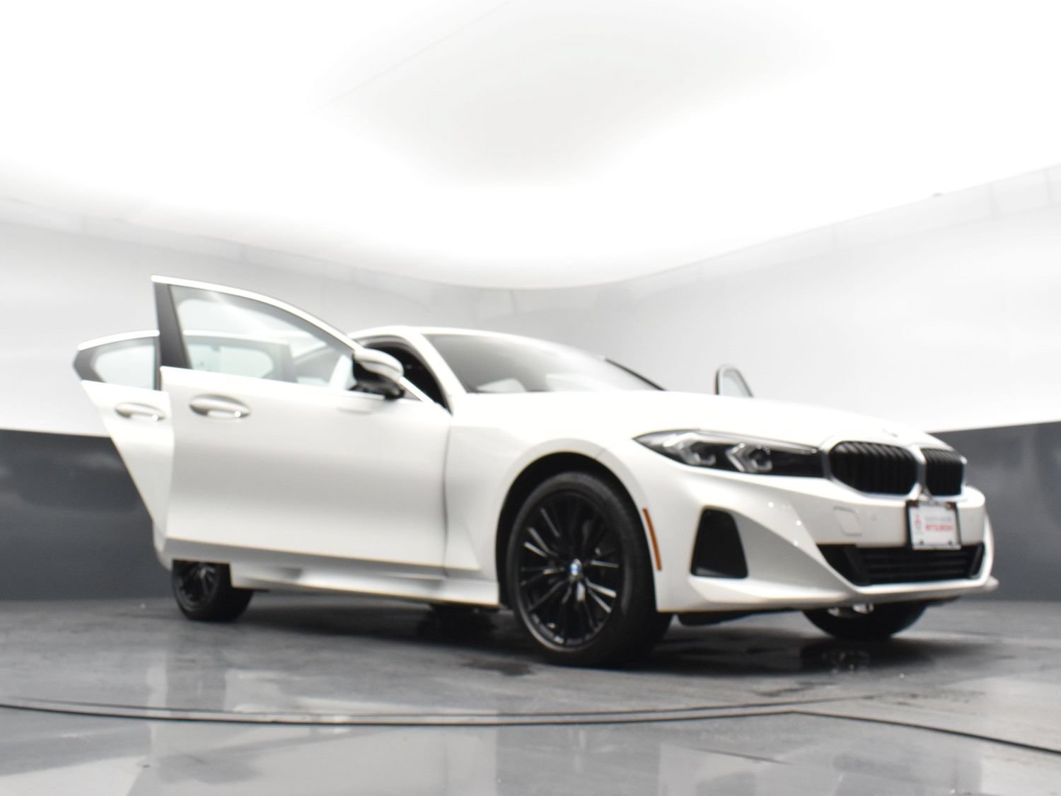 Used 2024 Alpine White BMW 330i xDrive image 29