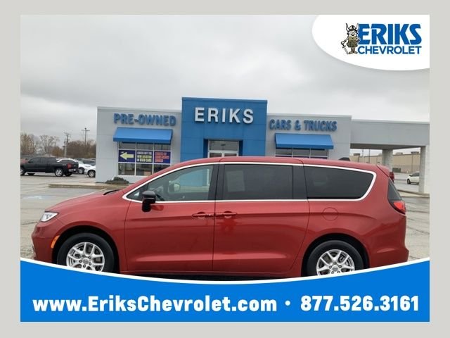 2025 Chrysler Pacifica Select