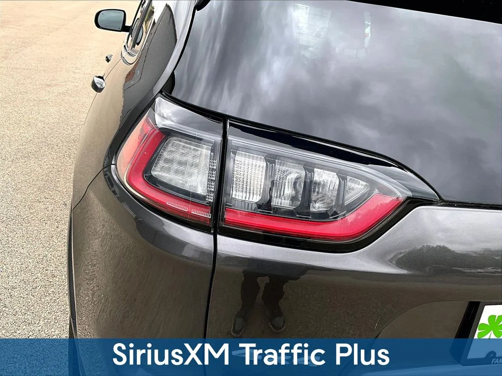 Used 2019 Gray Jeep Limited image 27