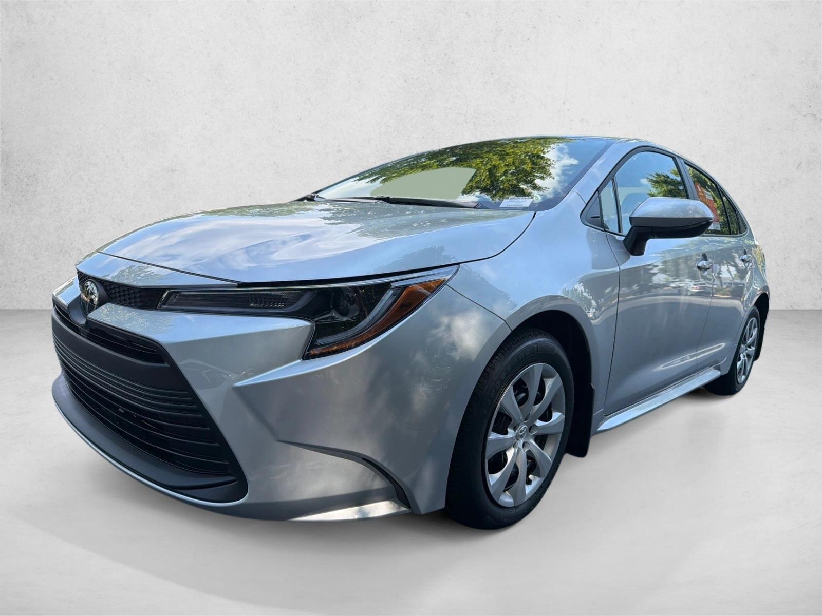 New 2027 Classic Silver Metallic Toyota LE image 7