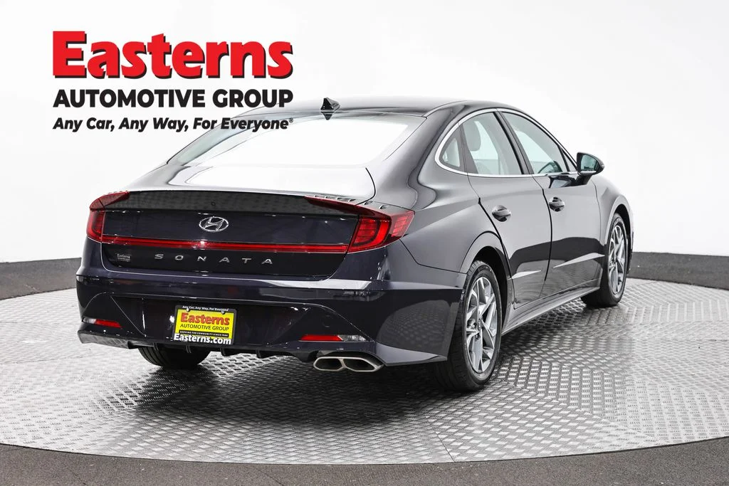 Used 2023 Blue Hyundai SEL image 5