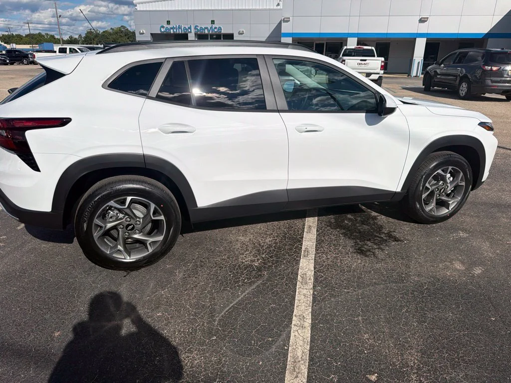 New 2026 Summit White Chevrolet LT image 5