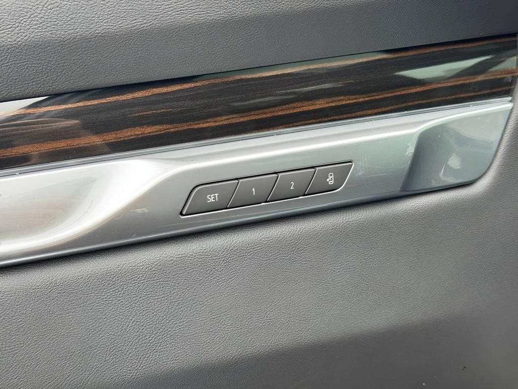 2026 Cadillac Escalade Luxury - Photo 14