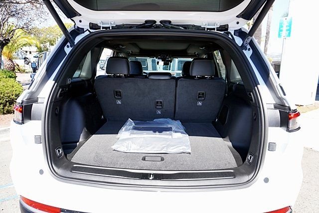 New 2026 Bright White Clear-Coat Exterior Paint Jeep Limited image 16