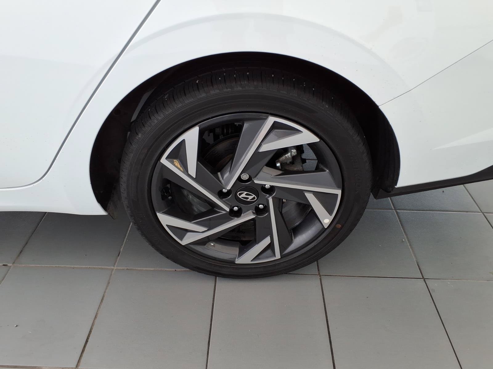 2025 Hyundai Elantra Blue - Photo 16