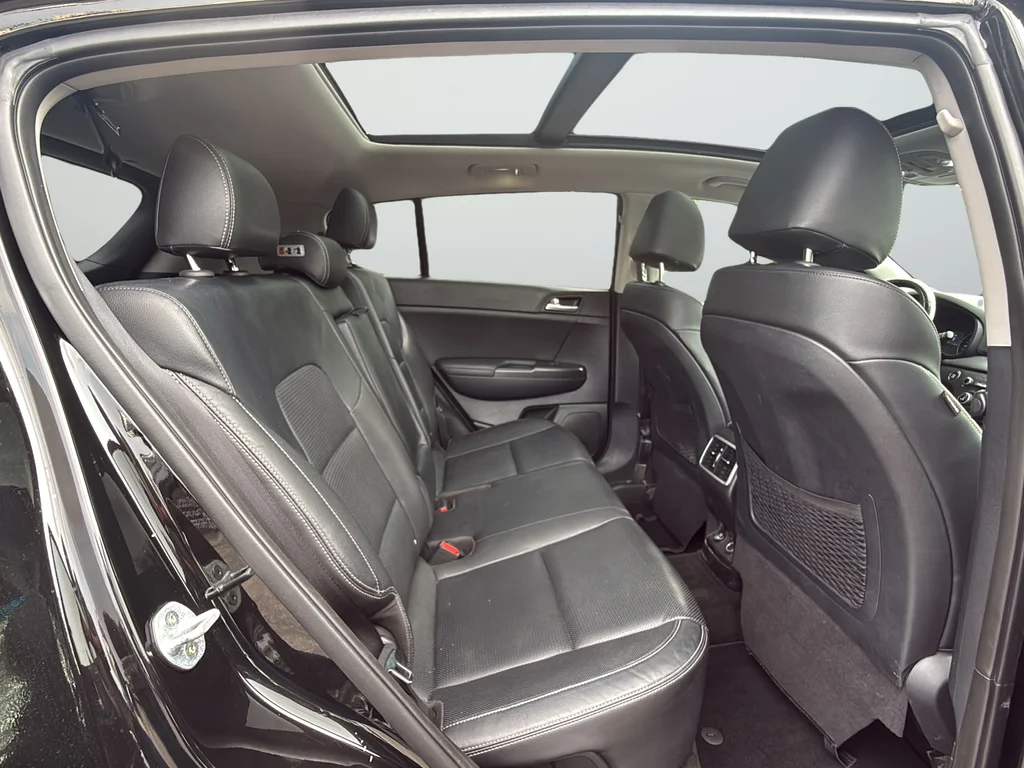 Used 2017 Red Kia EX image 25