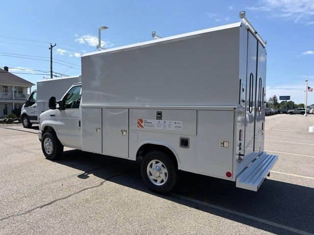 New 2027 Oxford White Ford E-350 SRW image 5
