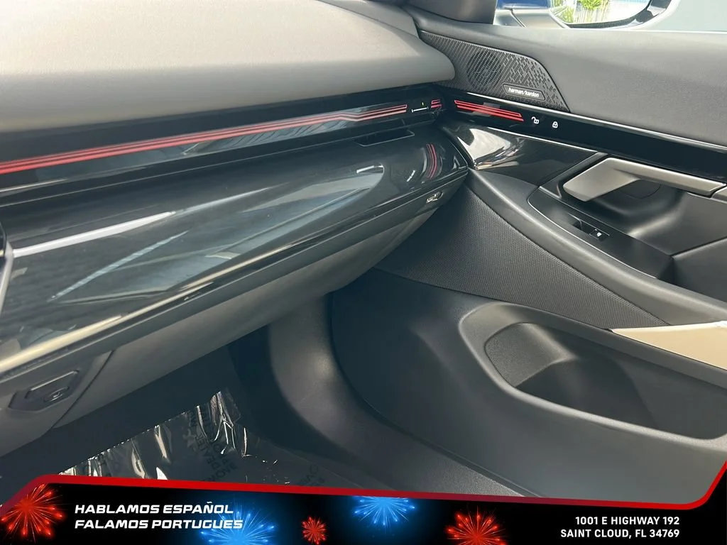 Used 2024 Blue BMW xDrive image 24