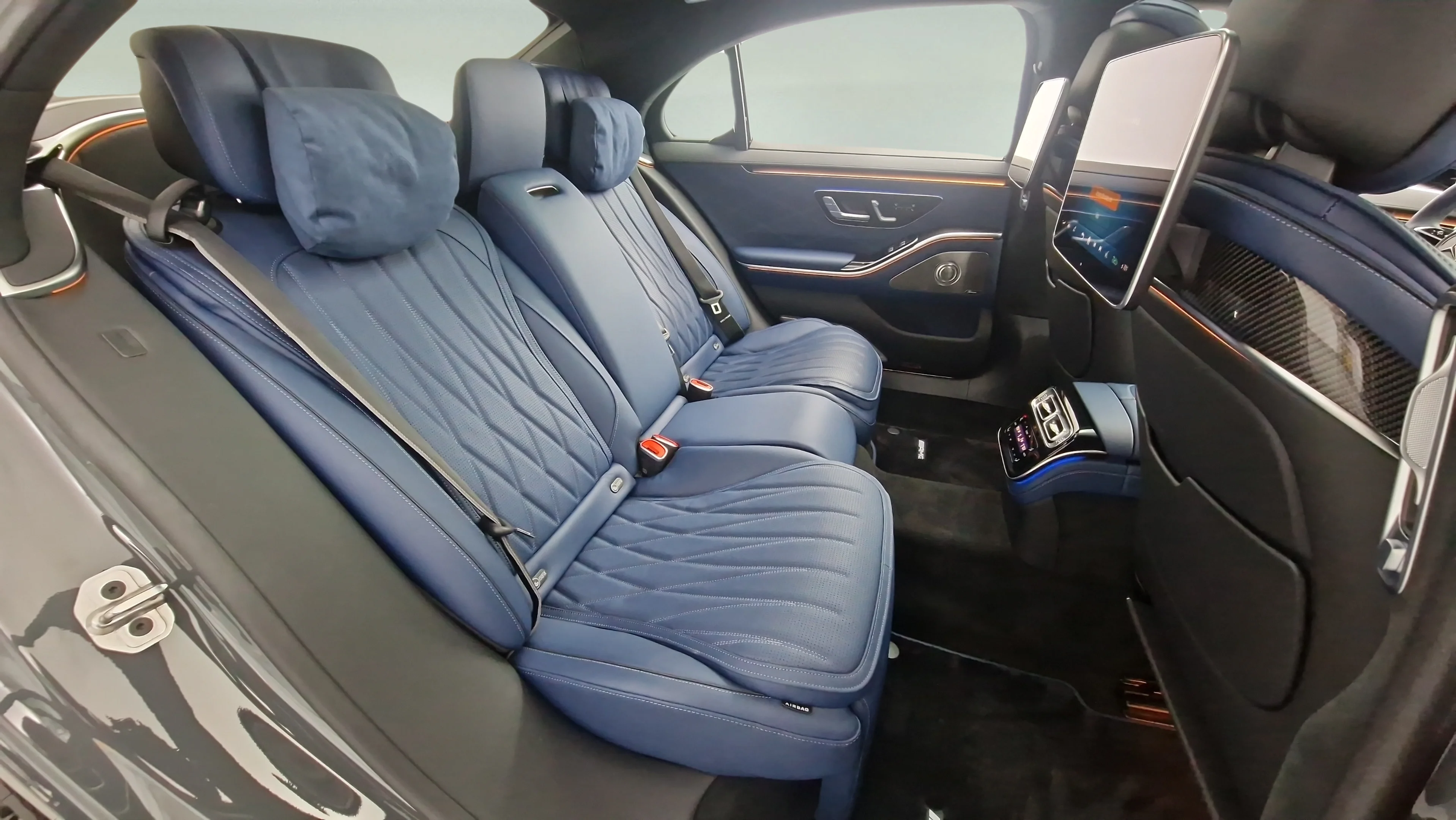 Used 2025  Mercedes-Benz AMG® S 63 E image 32