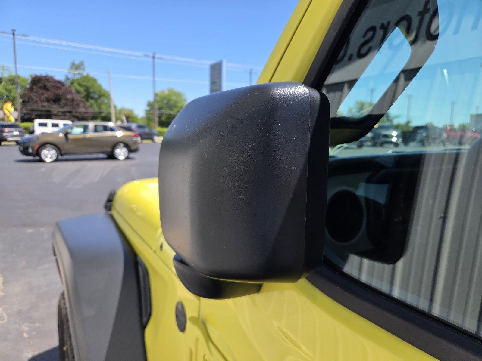 Used 2024 YELLOW JEEP SPOR image 30