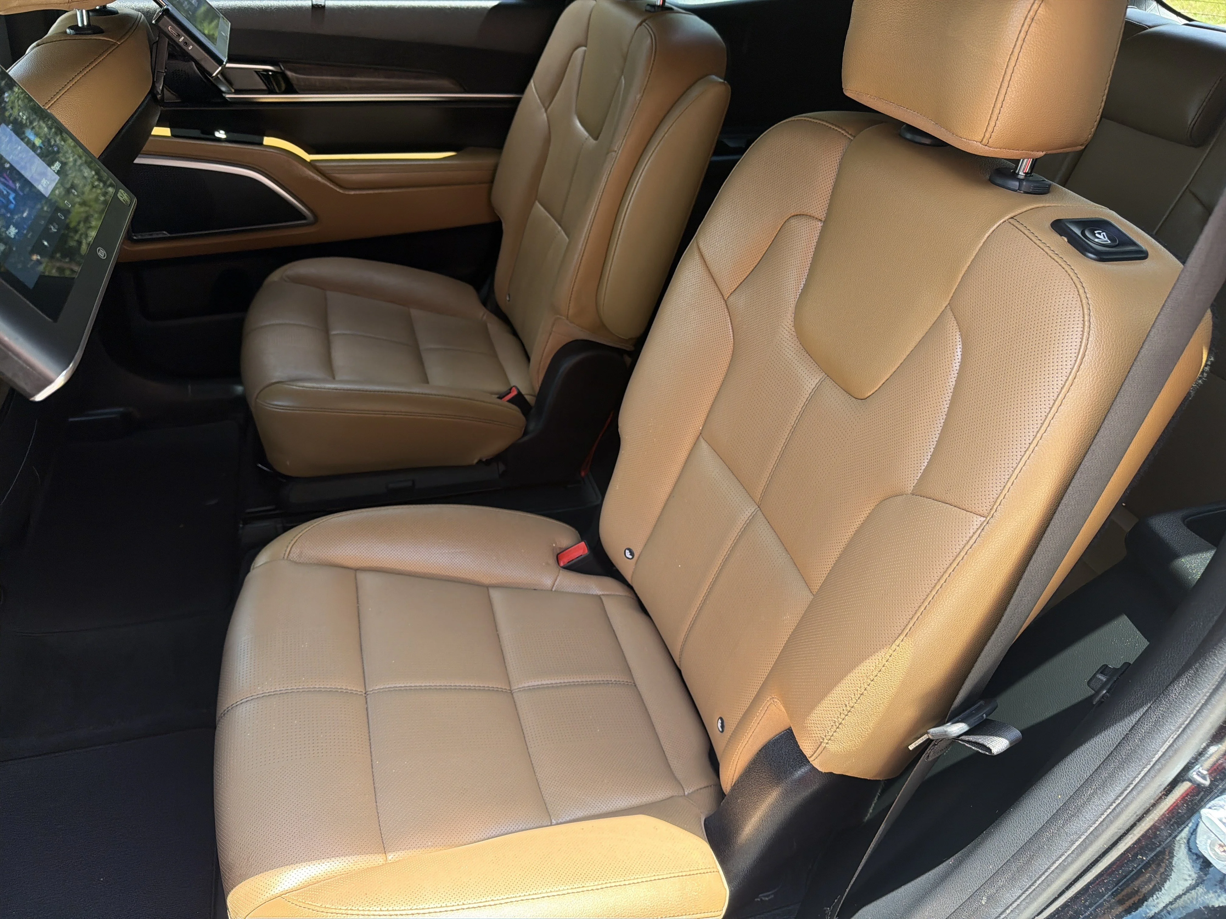 Used 2022 Ebony Black Kia SX image 21