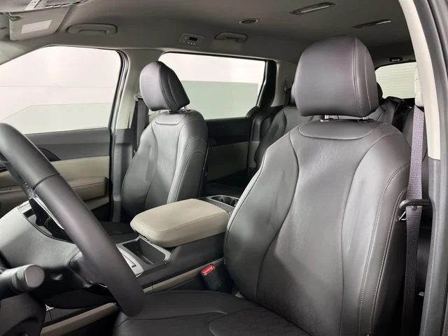 New 2026 Aurora Black Pearl Kia LXS image 11