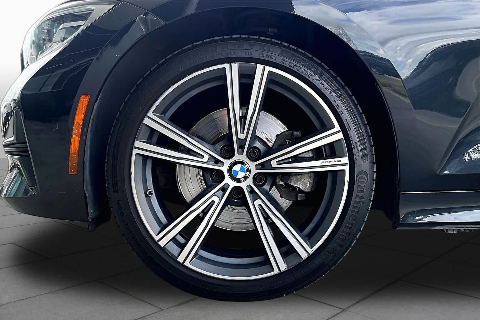 Used 2019 Jet Black BMW 330i image 11
