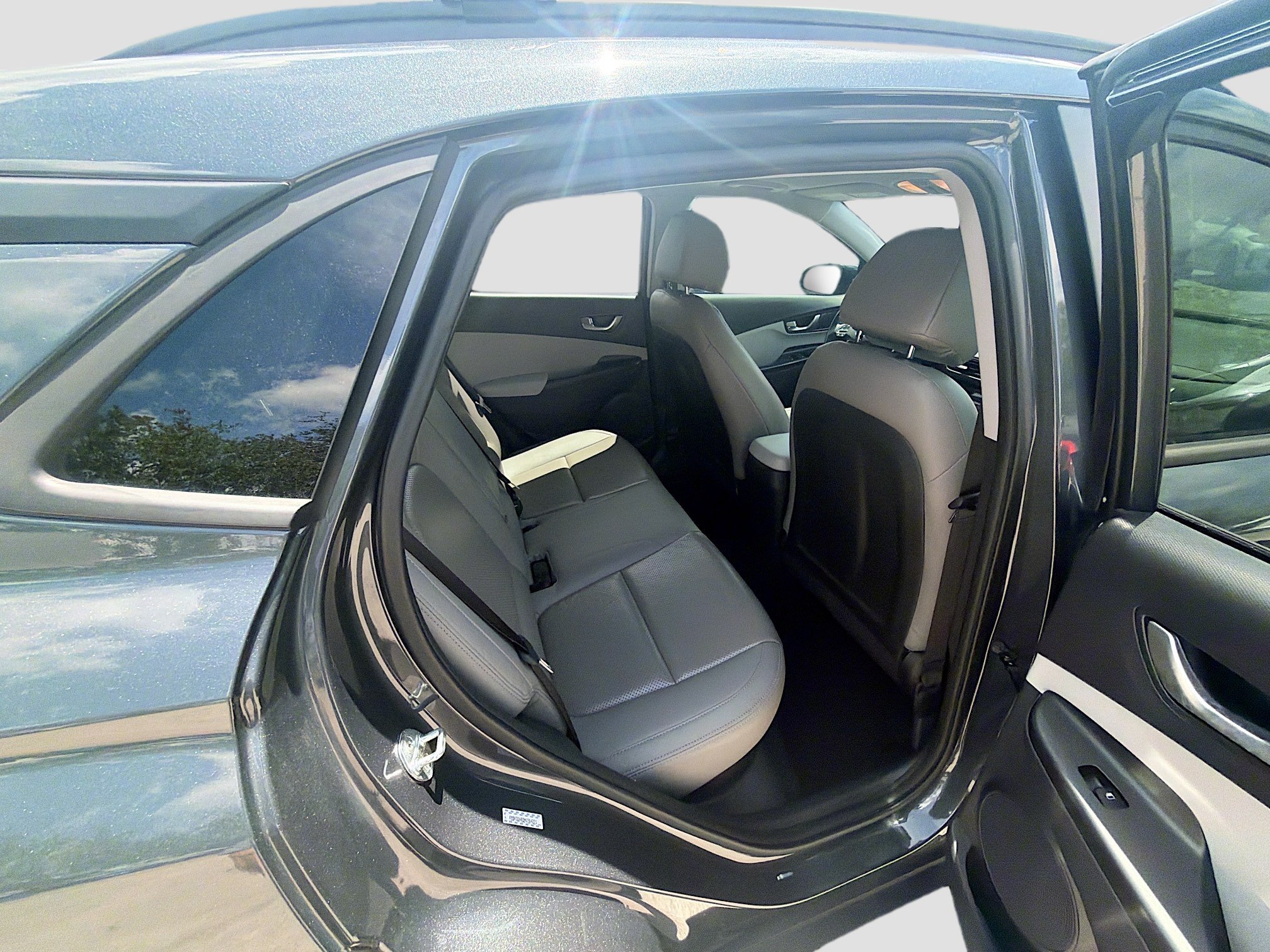 Used 2022 Thunder Gray Hyundai SEL image 25