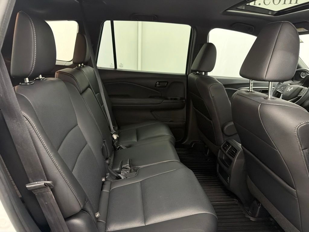 Used 2023 White Honda EX-L image 29