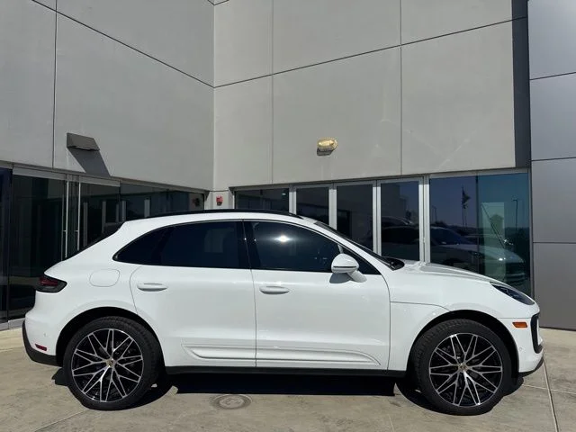2022 Porsche Macan Base - Photo 8