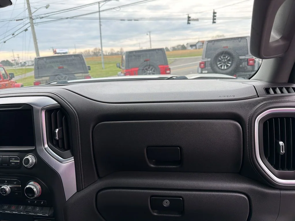 Used 2019 White GMC SLT image 24
