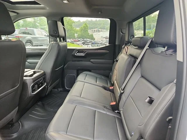 2025 Chevrolet Silverado 1500 LTZ - Photo 10