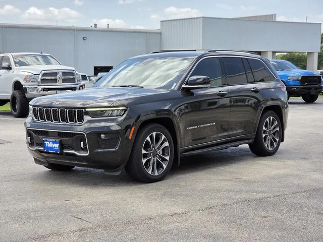 Used 2023 Brown Jeep Overland image 4