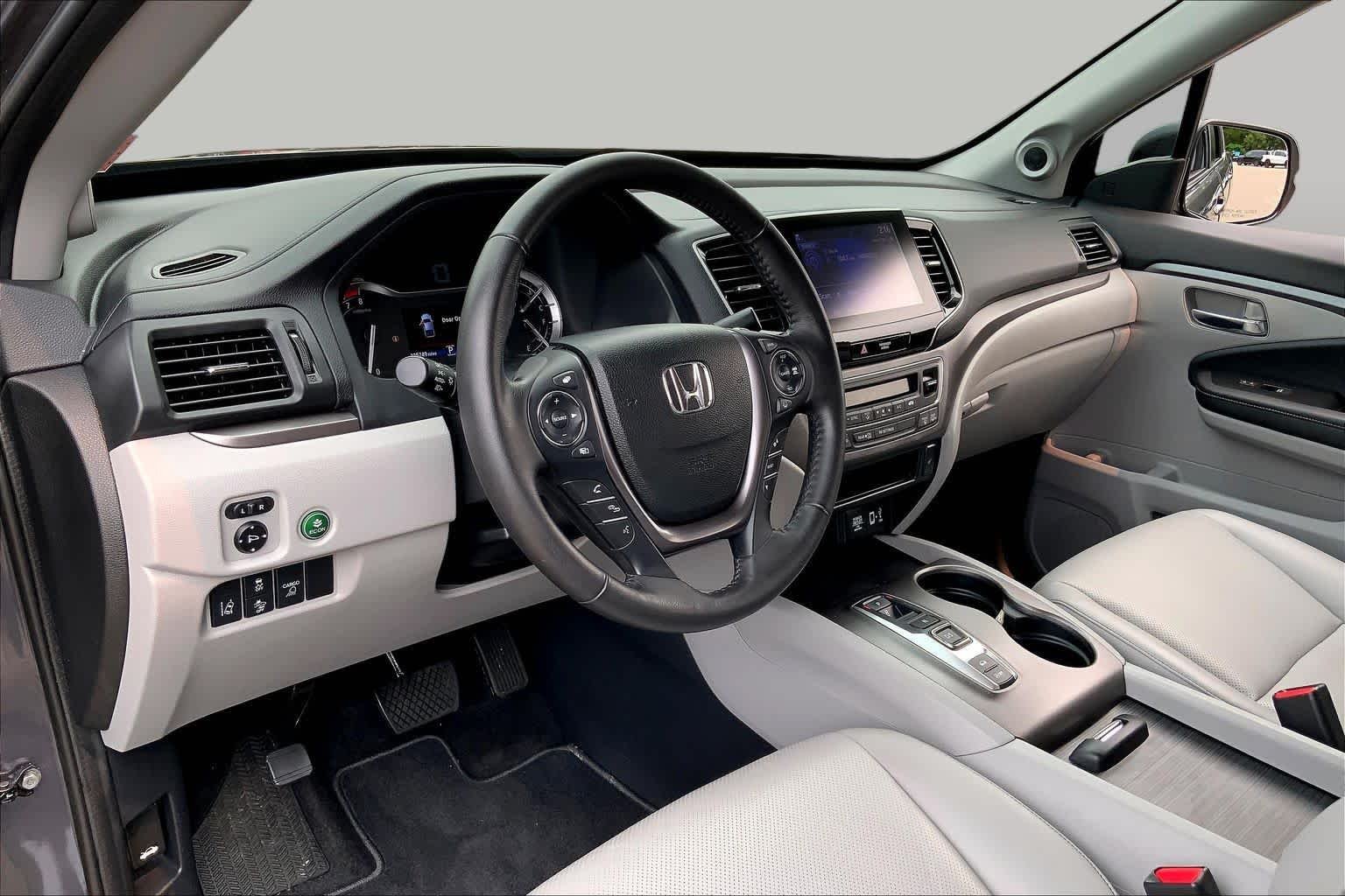 Certified Used 2023 Modern Steel Metallic Honda RTL image 18