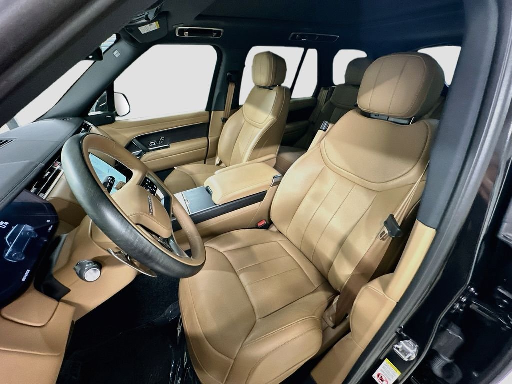 Used 2026 Black Land Rover SE image 5