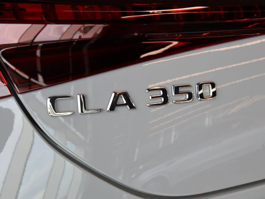 New 2027 MANUFAKTUR Alpine Grey Mercedes-Benz CLA 350 image 8