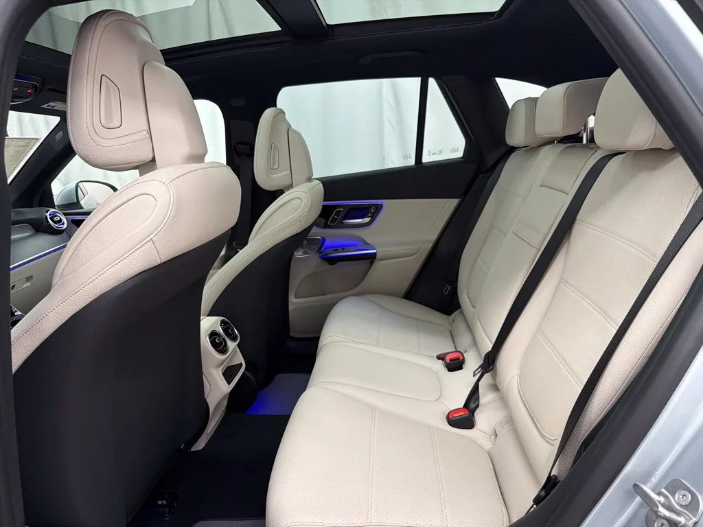 New 2027 Silver Mercedes-Benz GLC 300 image 19