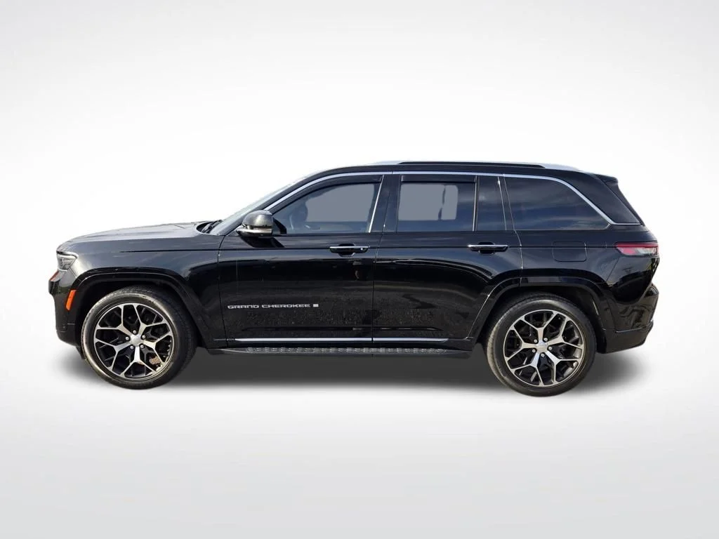 Certified Used 2022 Black Jeep Summit Reserve image 7