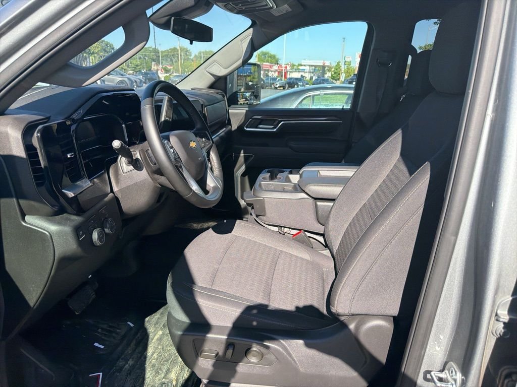 Used 2025 Gray Chevrolet LT image 10