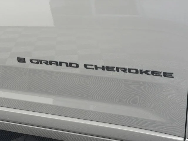 New 2027 Gray Jeep Limited Reserve image 3