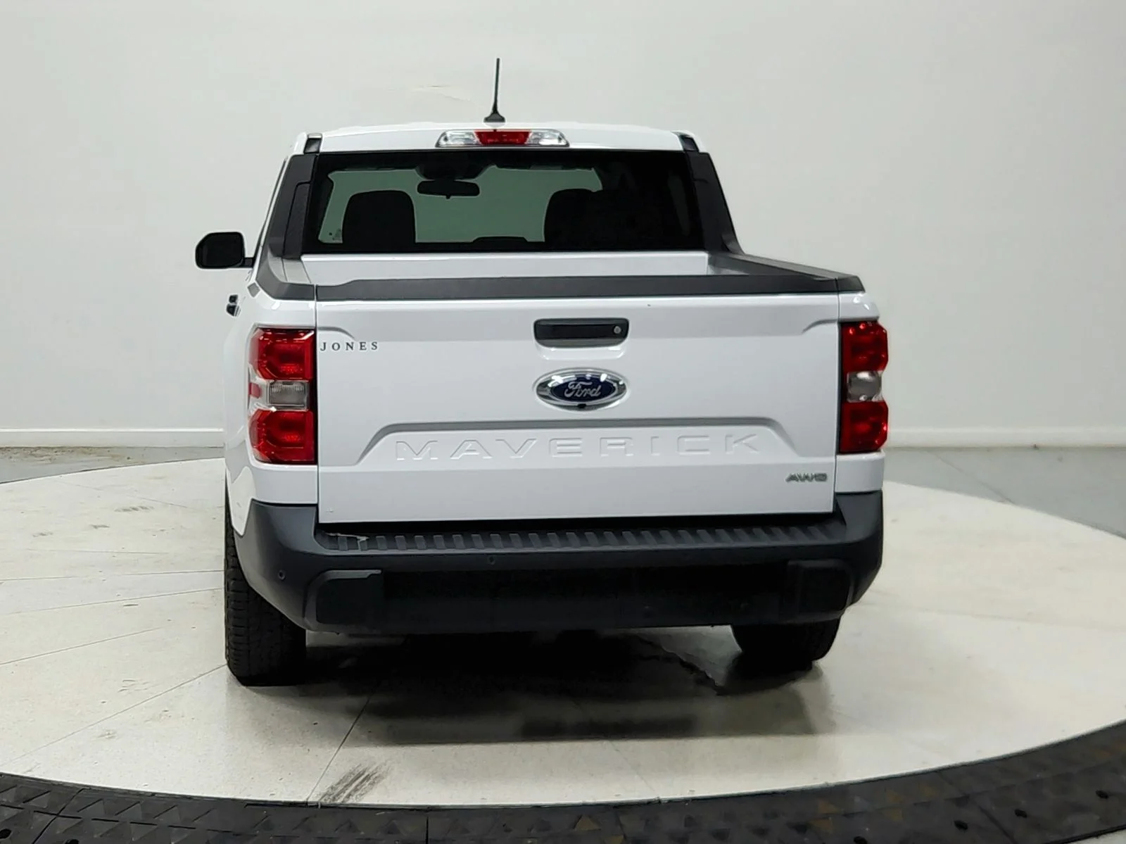Used 2024 Oxford White Ford XLT image 7