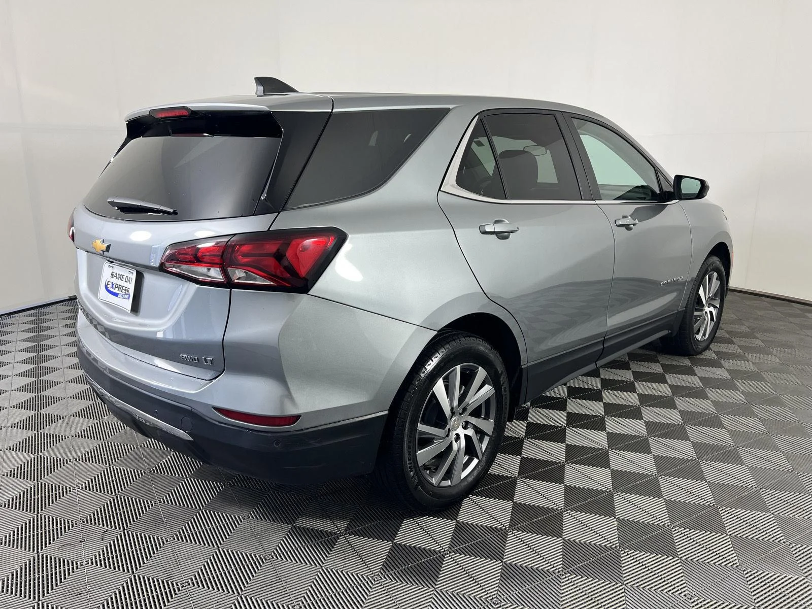 Used 2024 Sterling Gray Metallic Chevrolet LT image 23
