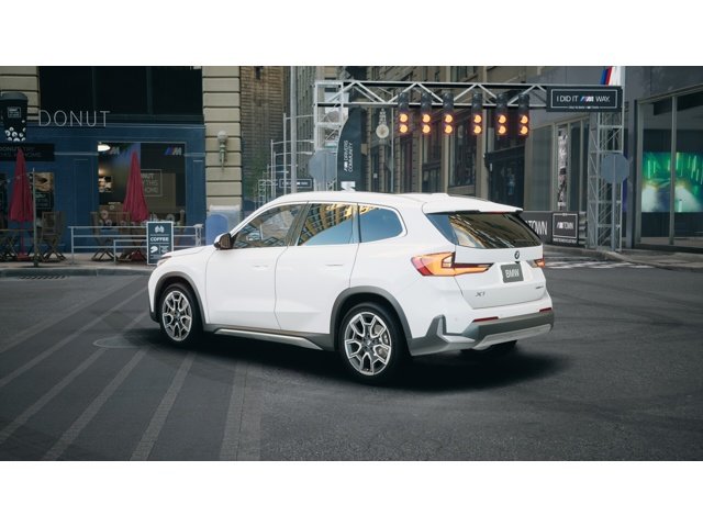 New 2027 Alpine White BMW xDrive28i image 2
