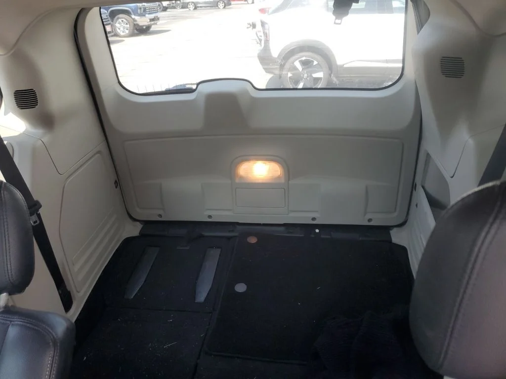 Used 2016 White Chrysler Touring image 11