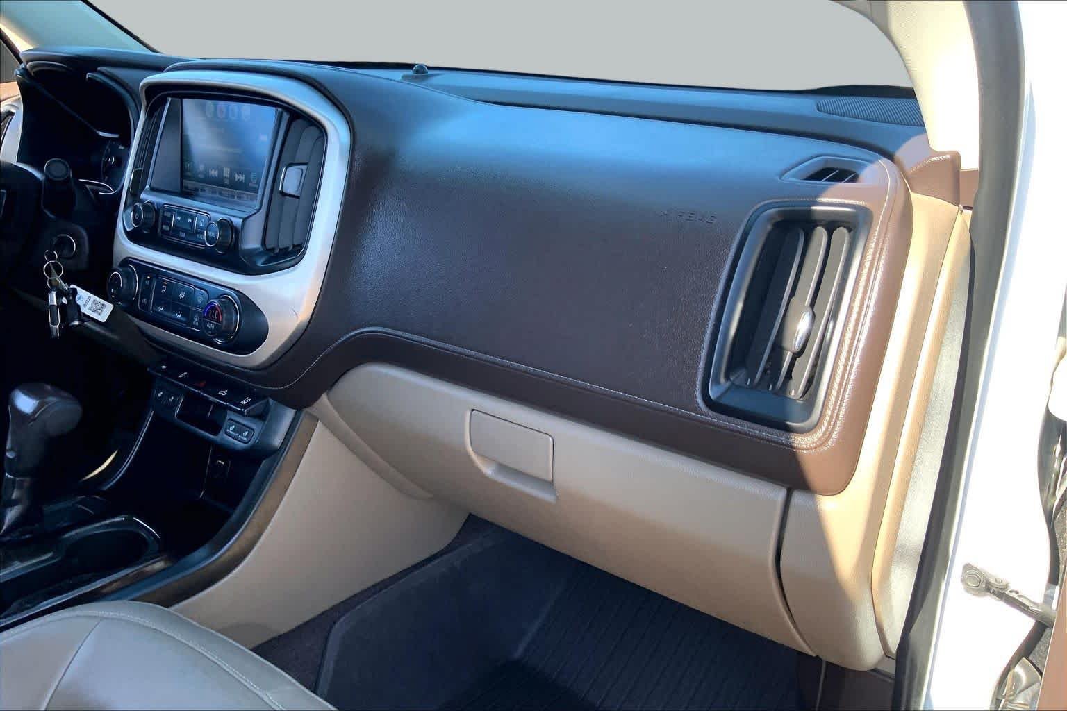 Used 2017 Summit White GMC 4WD SLT image 18
