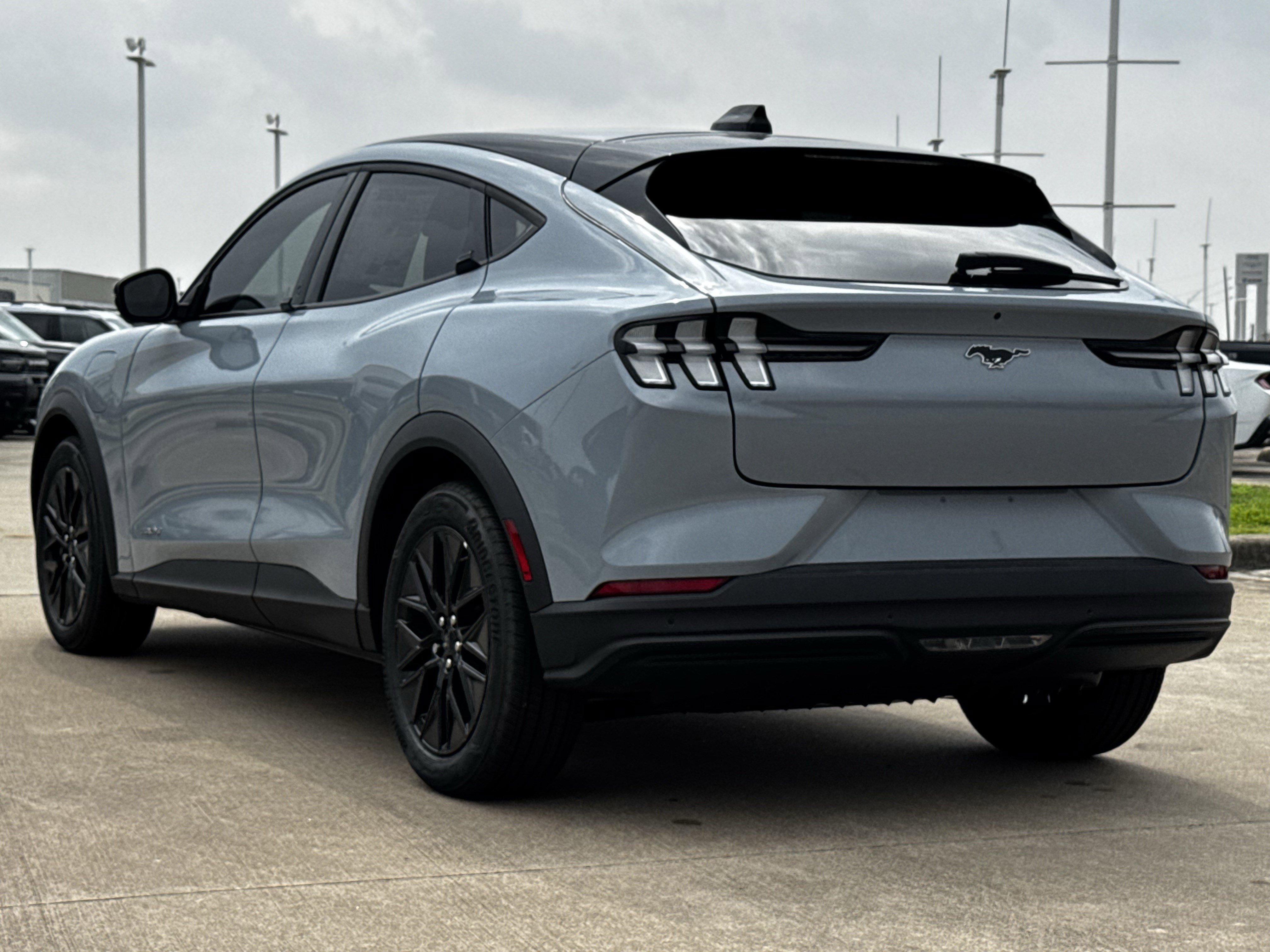 New 2026 Glacier Gray Metallic Tri-coat Ford Select image 7