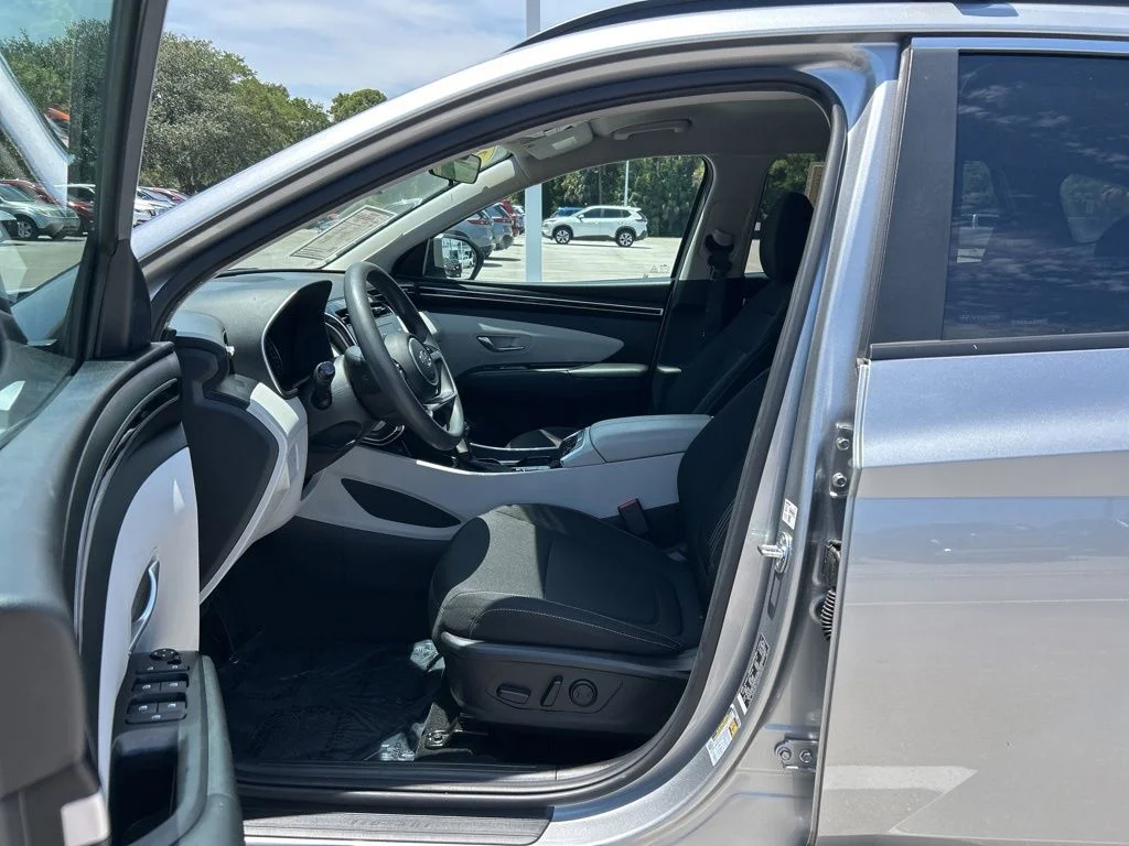 Used 2023 Shimmering Silver Hyundai SEL image 16