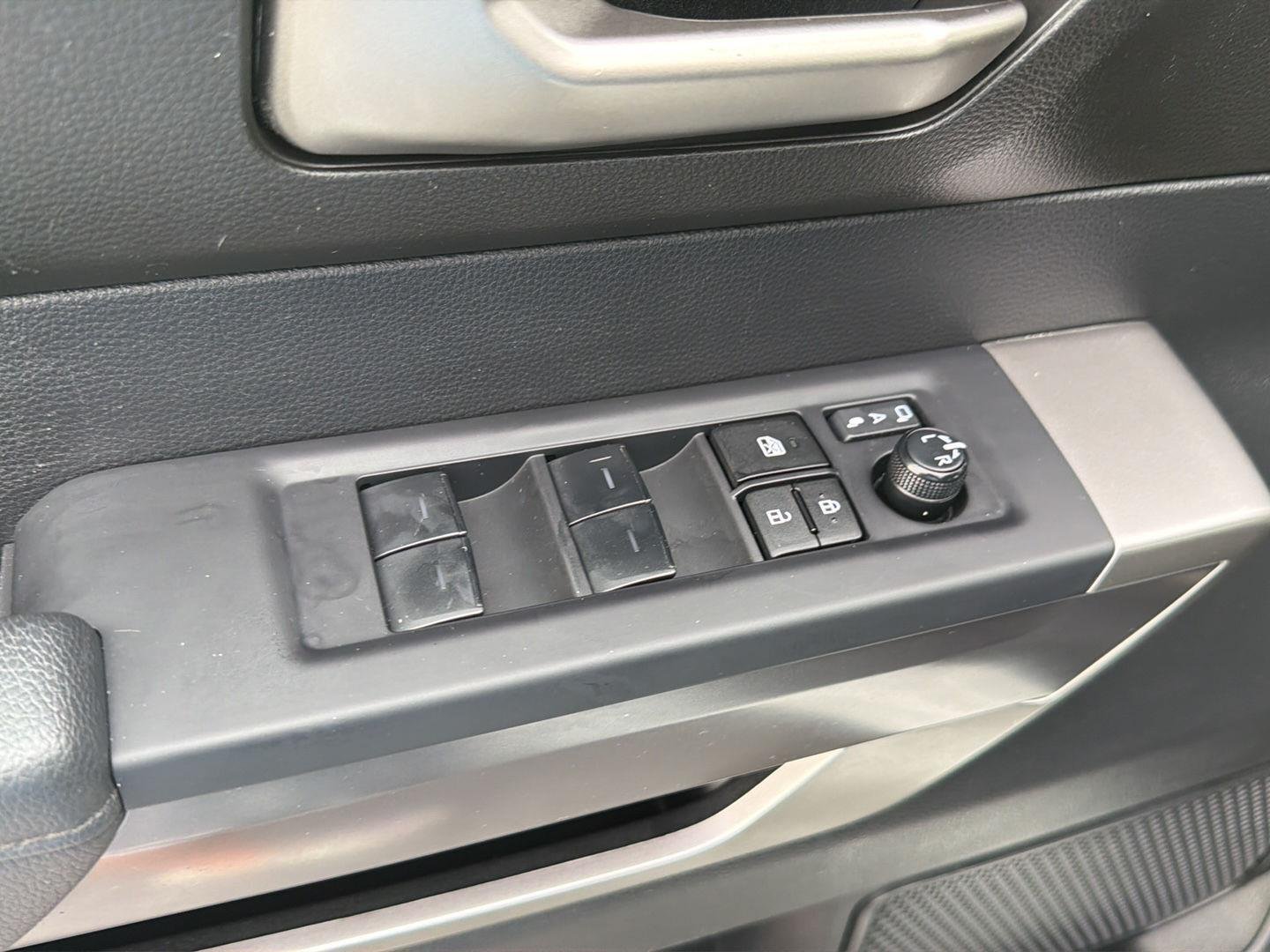 Used 2023 Ice Cap Toyota SR5 image 32