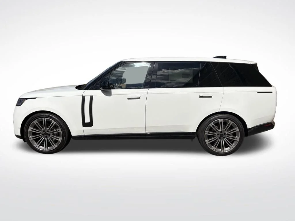 New 2026 Fuji White Land Rover SE image 5