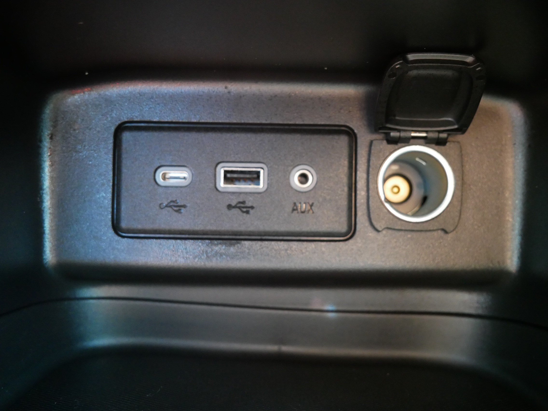 Used 2024 Sterling Gray Metallic Chevrolet LT image 29