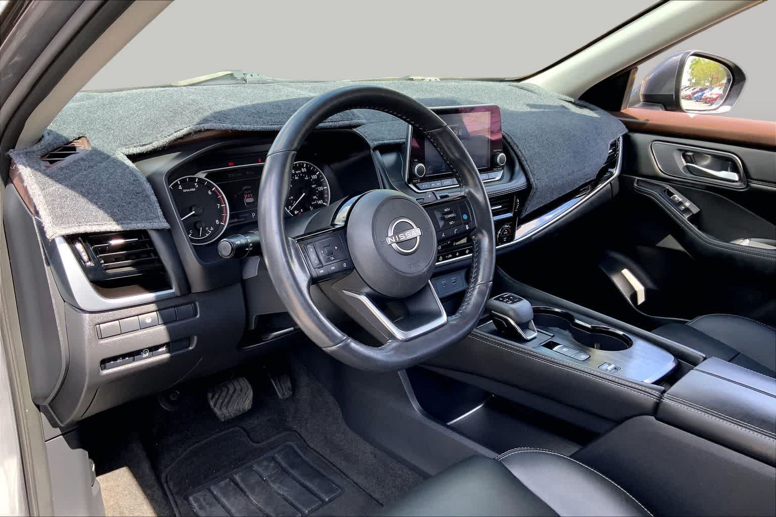 Used 2023 Gun Metallic Nissan SL image 15