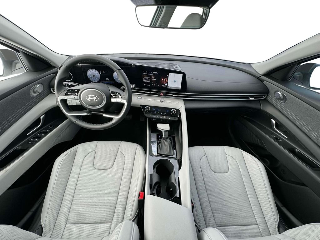 2025 Hyundai Elantra Limited - Photo 32