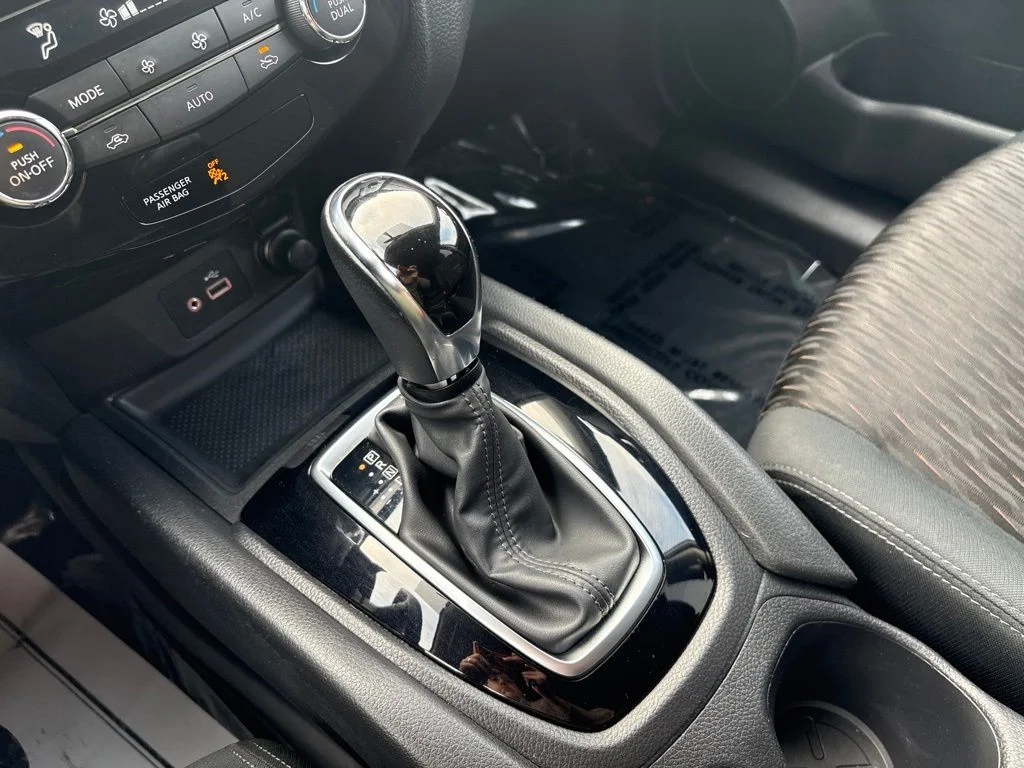 Used 2018 Gray Nissan SV image 15