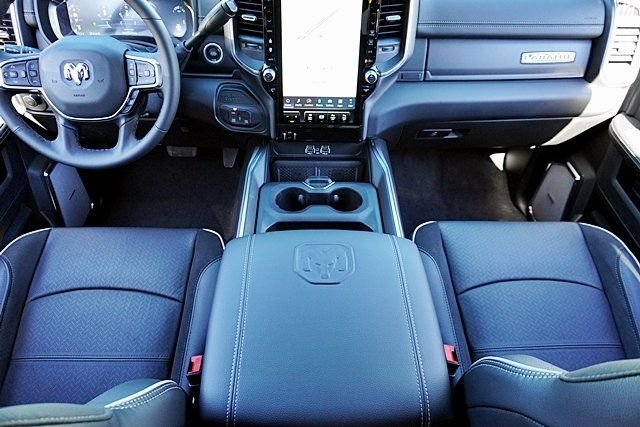 New 2026 Diamond Black Crystal Pearl-Coat Exterior Paint RAM Laramie image 29