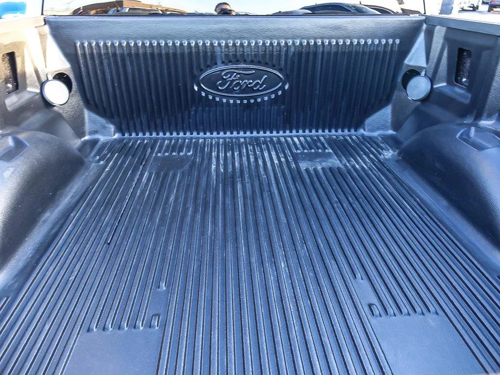 Used 2026 Agate Black Metallic Ford LARIAT image 29