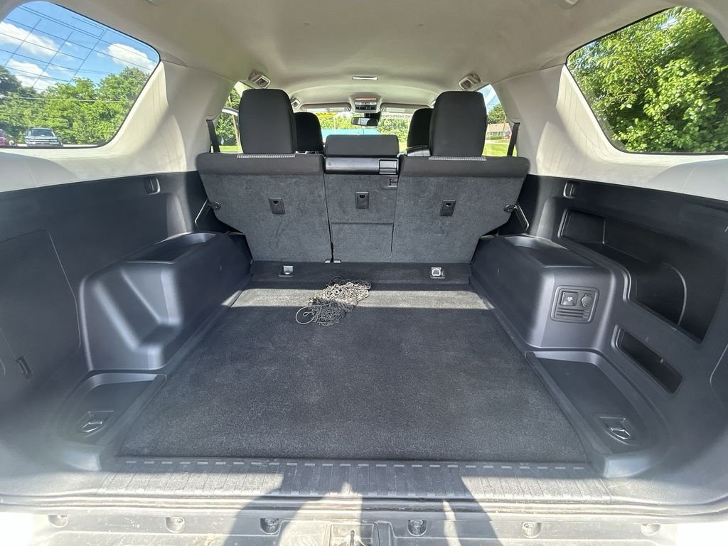 Used 2023 White Toyota SR5 image 30