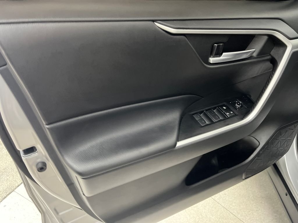 Used 2023 Silver Toyota XLE image 11